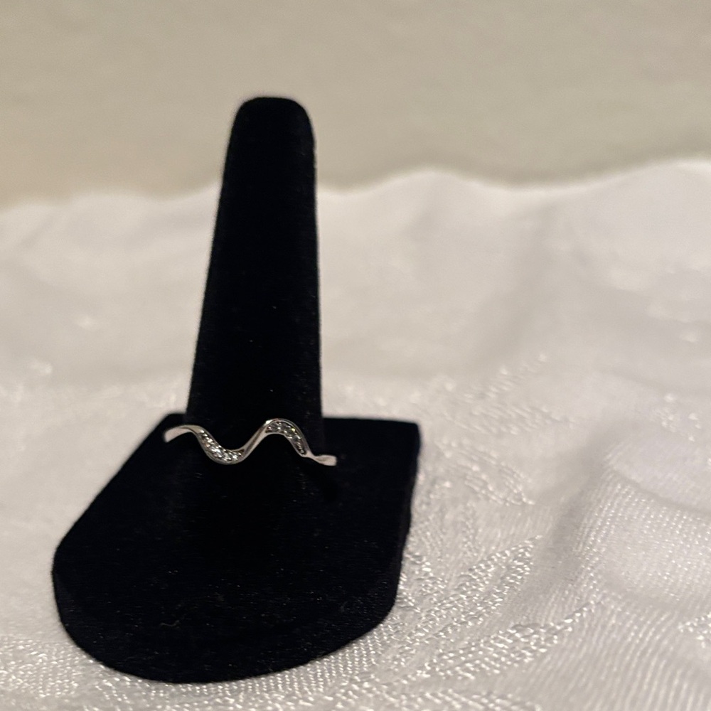 Elegant Silver Wave Ring